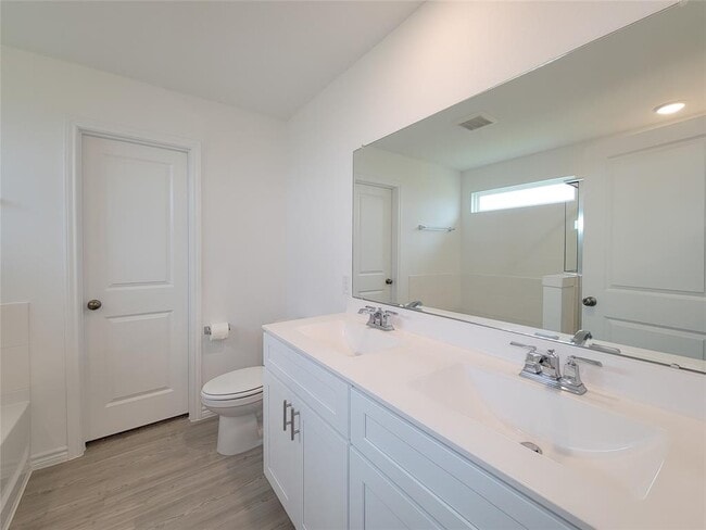 Building Photo - 166 Longhorn Run Dr