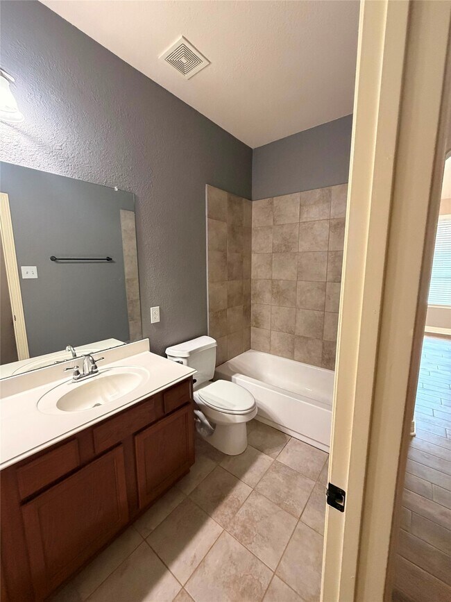 Building Photo - 7211 Durango Creek Dr