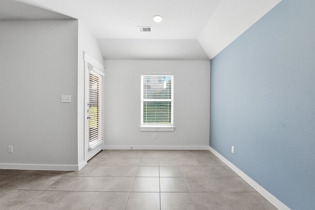 Building Photo - 12411 Southern Trail Ct