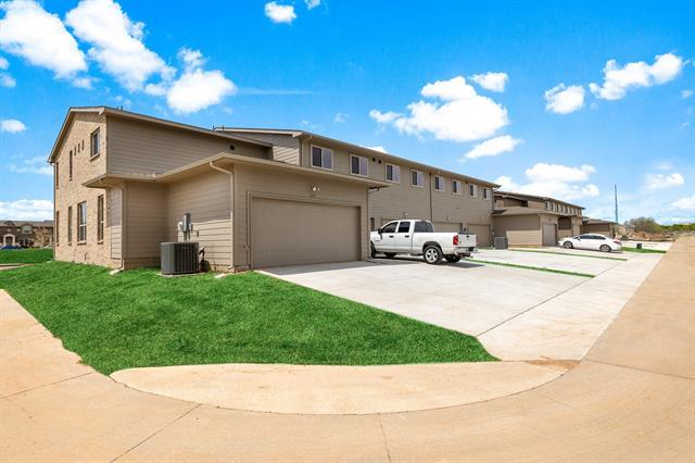 Building Photo - 3301 Solana Cir