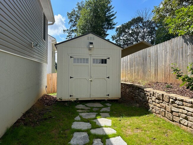 Building Photo - West AVL - 3/2 Contemporary Build Ready Now!