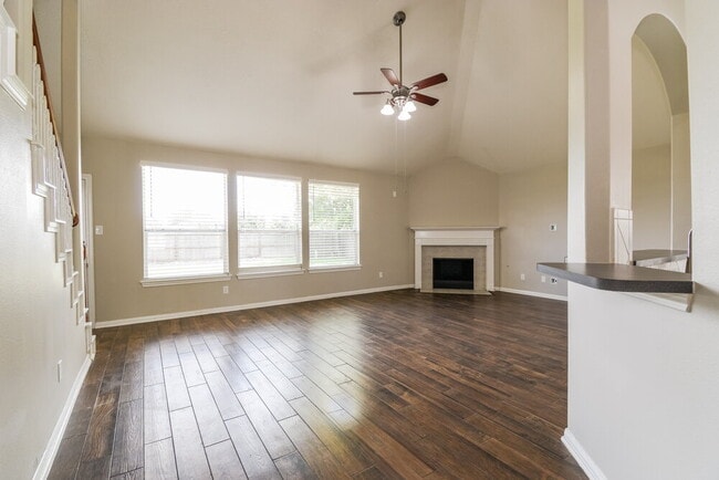 Building Photo - 216 Meadowhill Ln