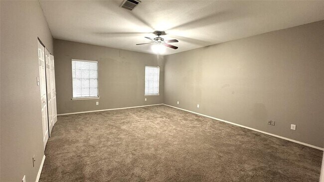 Building Photo - 17573 Red Oak Dr
