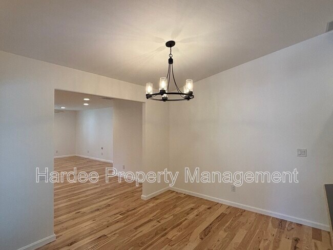 Building Photo - 2354 E Mugo St