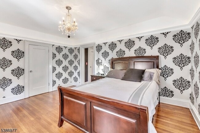 Building Photo - 65 S Mountain Ave