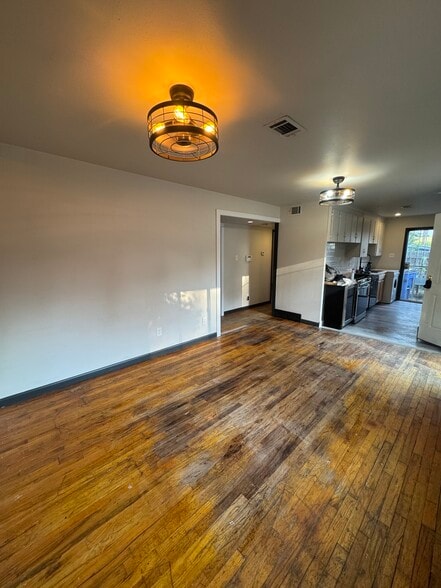 Building Photo - 5210 Ingalls St