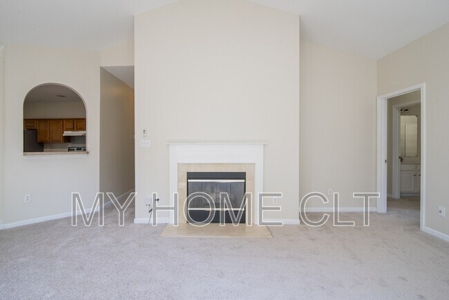 Building Photo - 15012 Rothesay Dr