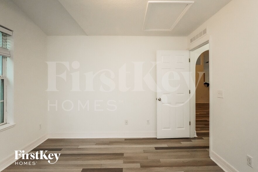 Building Photo - 1019 Susan Dr