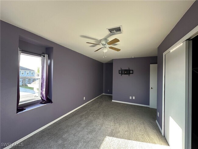 Building Photo - 8100 Allamanda Ct