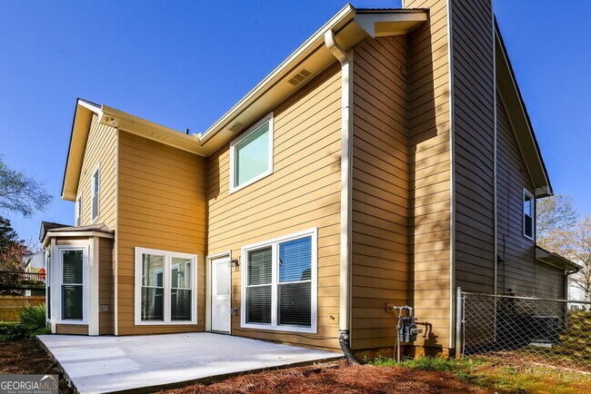 Building Photo - 655 Suwanee Lakes Cir NW