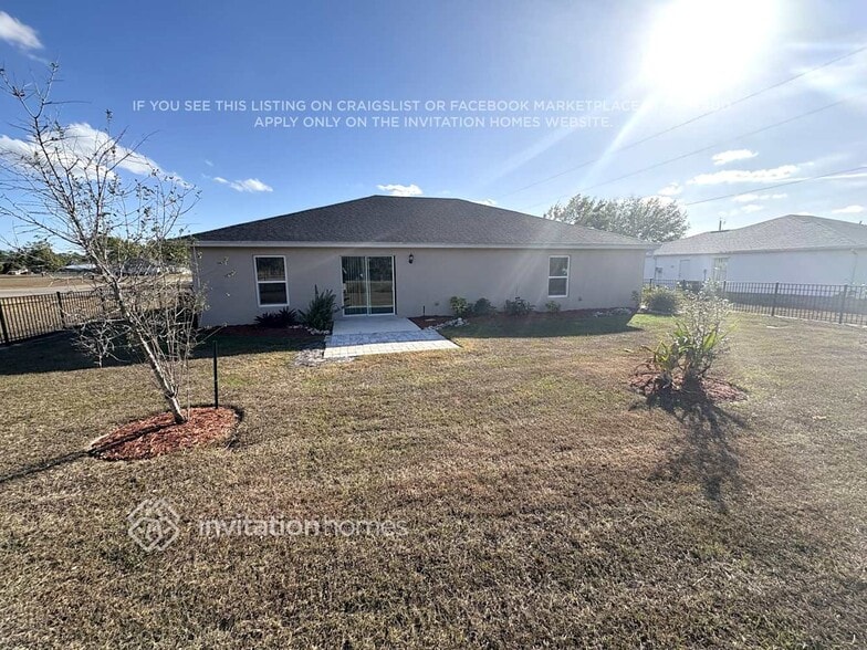 Building Photo - 25452 Alicante Dr