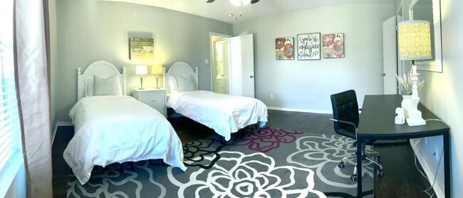 Building Photo - 1311 Bagby Ave