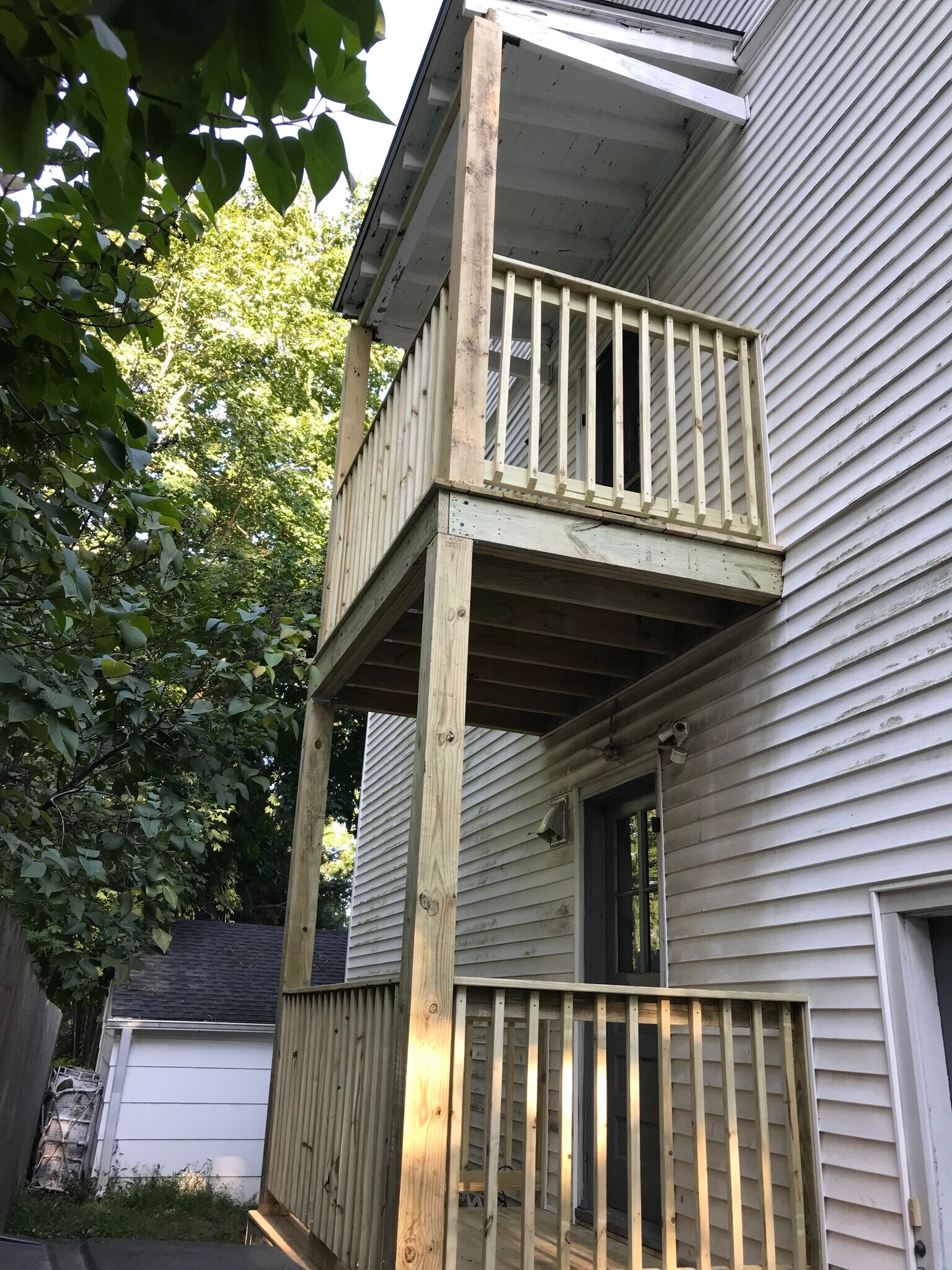 Building Photo - 142 Whitman Ave