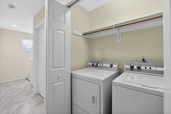 Building Photo - 42016 NW Barton Ct