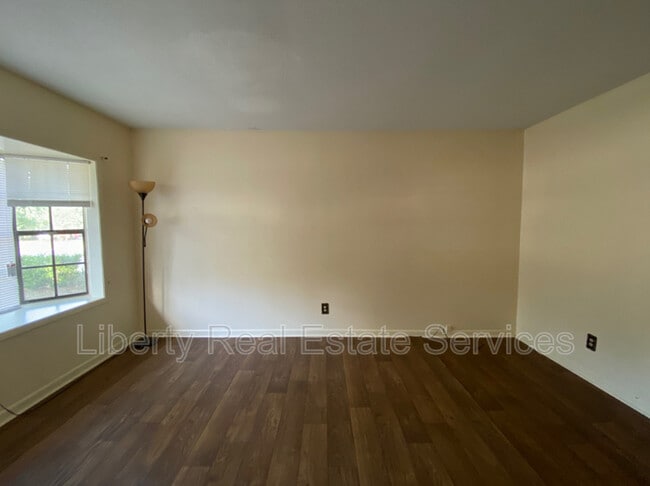 Building Photo - 262 Garden Cir