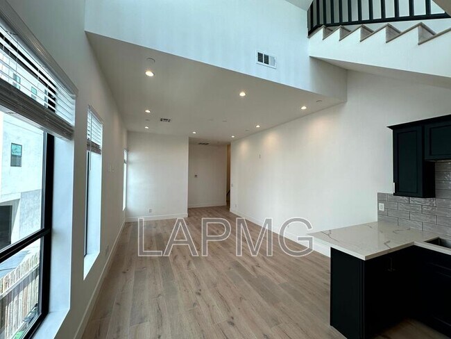 Building Photo - 3414 London St