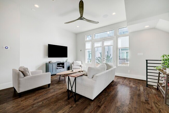 Building Photo - 5622 Kiam St