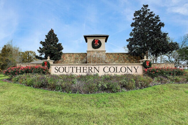 Building Photo - 223 Sunset Colony Dr