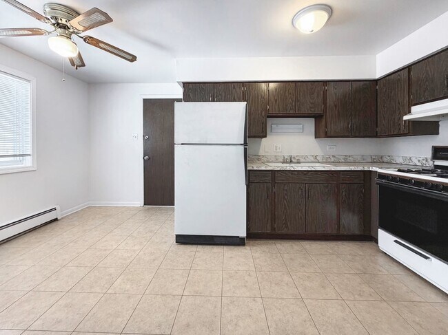 Building Photo - 17812 Oak Park Ave