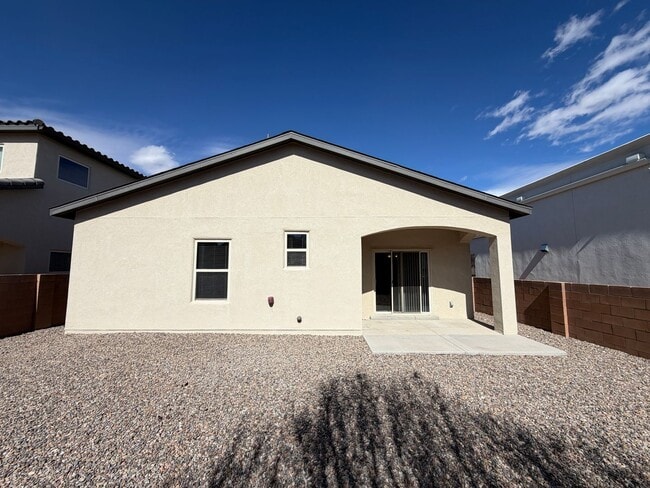 Building Photo - 3 Bedroom Single Story Home Near Unser Blvd NW & Paradise Blvd NW!