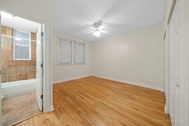 Building Photo - 2124 N Hudson Ave