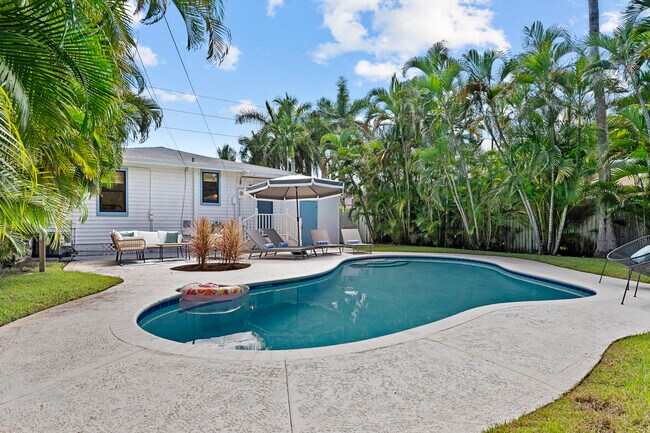 Building Photo - 721 Dobbins St