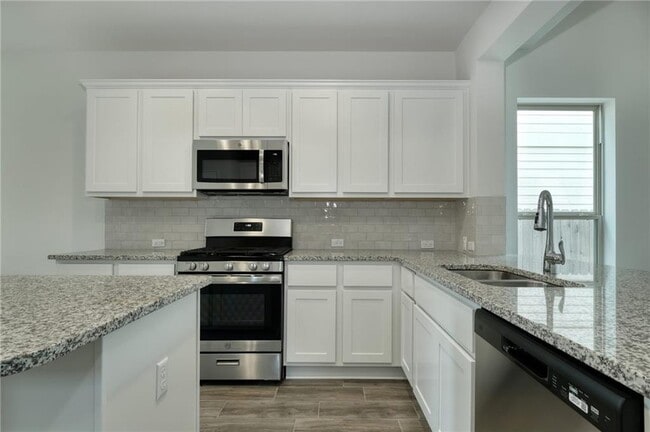 Building Photo - 801 Falkland Trace