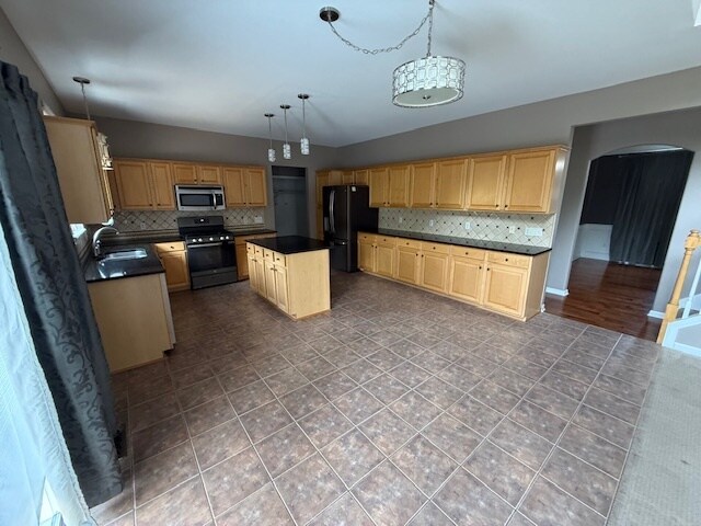 Building Photo - 1122 Alexandria Ln