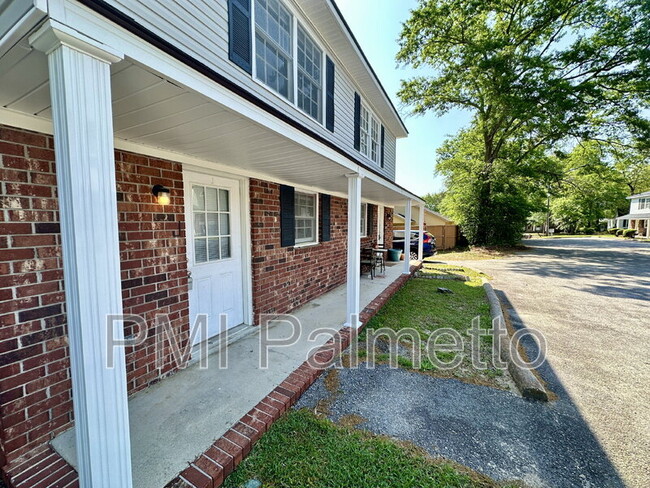 Building Photo - 718 Augusta St