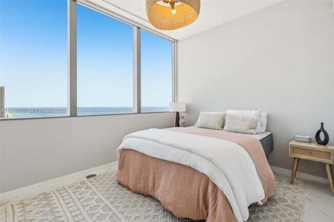 Building Photo - 2000 S Ocean Dr