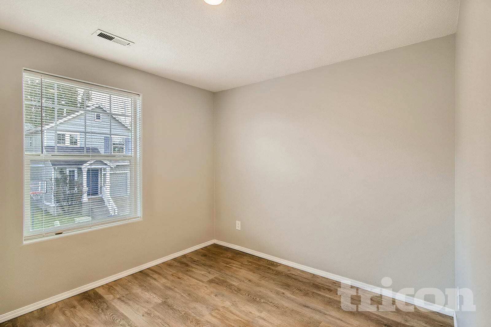 Building Photo - 577 SW 207th Ave