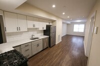 Building Photo - 332 Talbot Ave