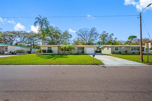 Building Photo - 1411 Pine Brook Dr