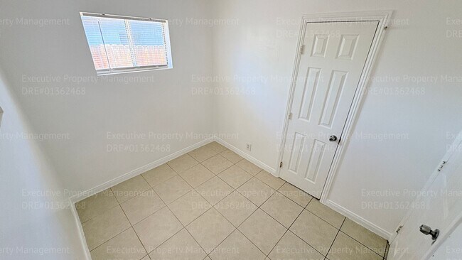 Building Photo - 3501 L St