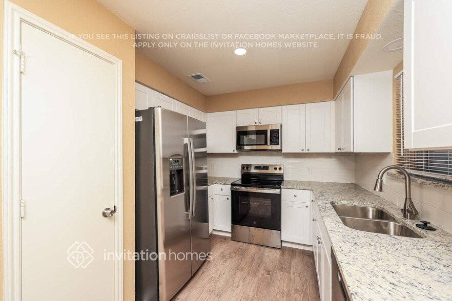 Building Photo - 1337 Greenbriar Ln