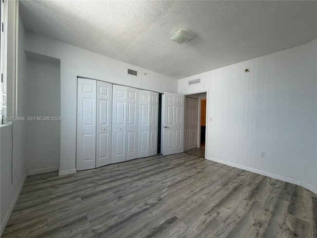 Building Photo - 275 NE 18th St