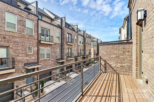 Building Photo - 3726 Sky Haven Dr