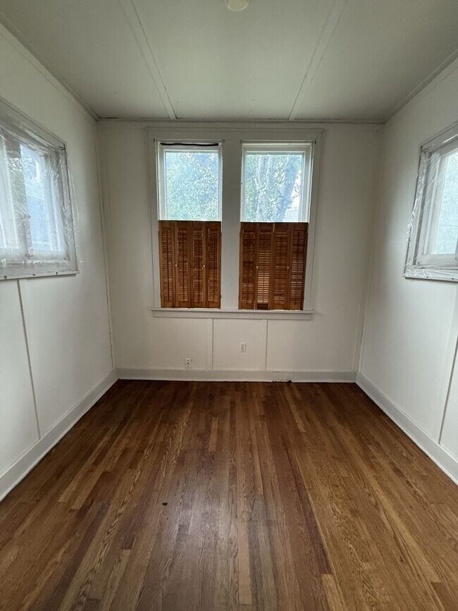 Building Photo - 1544 D St