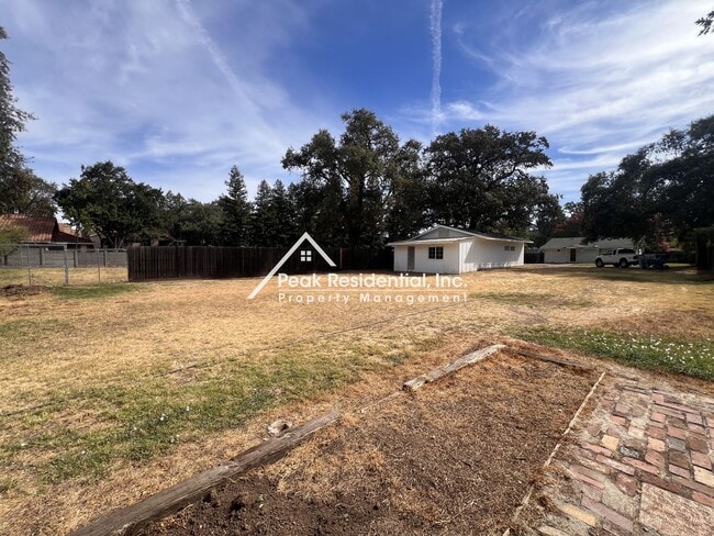 Building Photo - 6101 Mariposa Ave