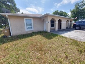 Building Photo - 325 Baccarat Ct