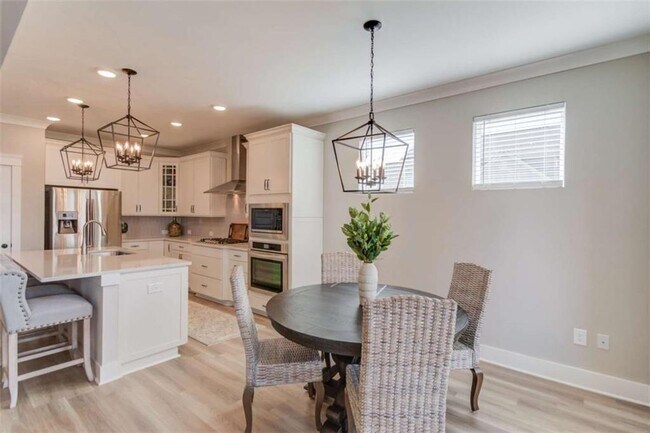 Building Photo - 60 Table Rock Ct