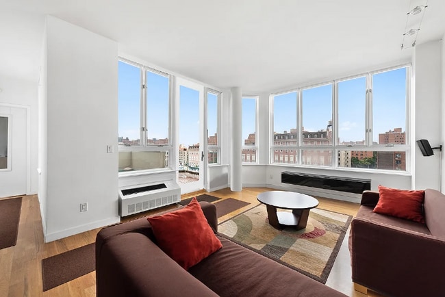 Building Photo - 342 E 110th St