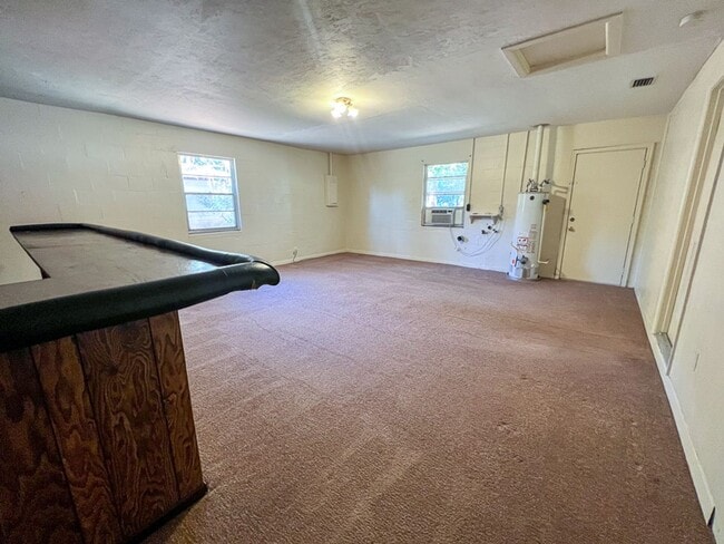 Building Photo - 3BR/2BA House in NW Gainesville  Available Mid-March