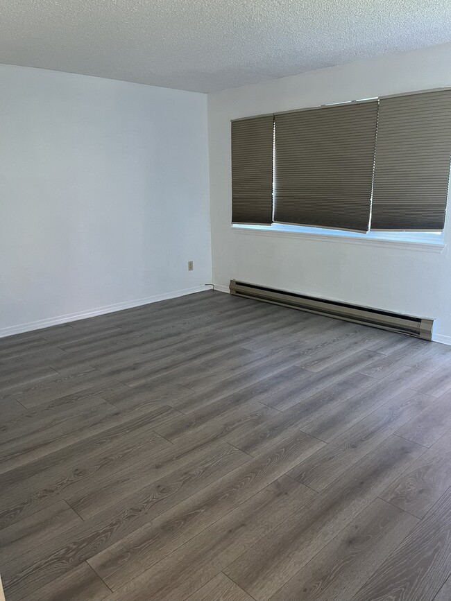 Building Photo - 3306 S Virginia Ave