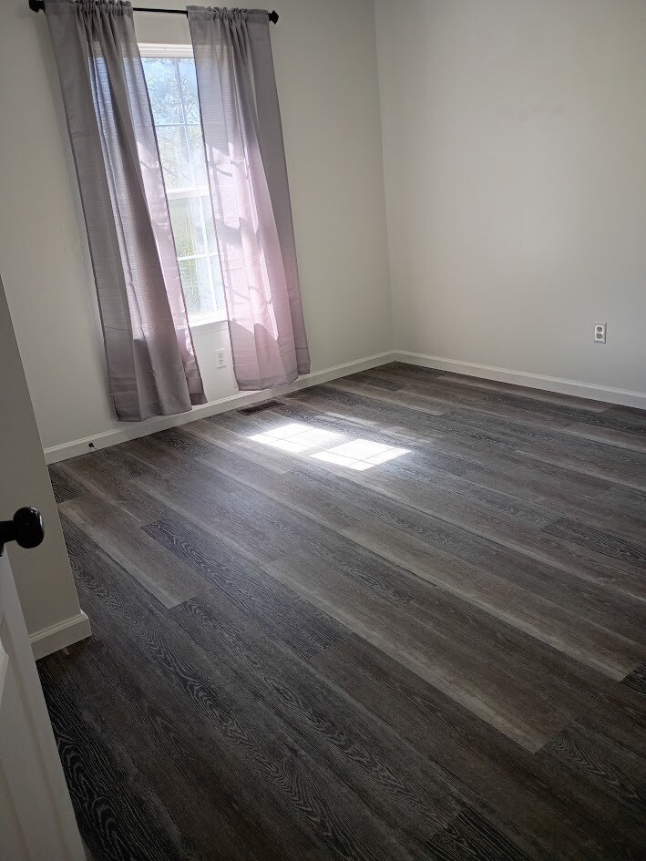 Vinyl Plank Floors - 384 Highland Dr