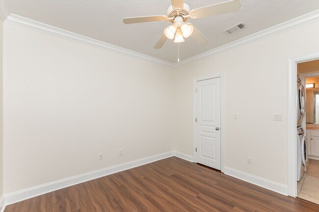 Building Photo - 159 Brooks St SE