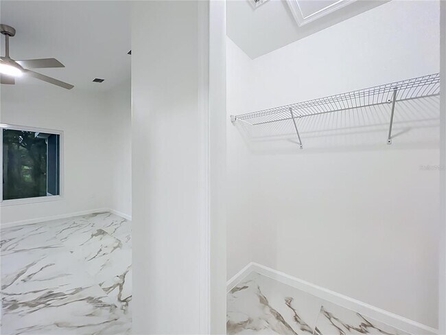 Building Photo - 11148 Pinewood Cove Ln