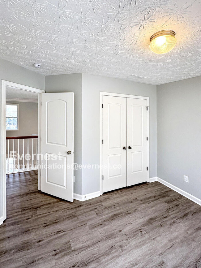 Building Photo - 632 Addison Way