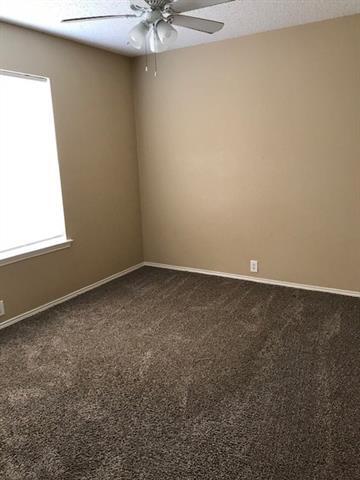 Building Photo - 220 Pinecrest Dr