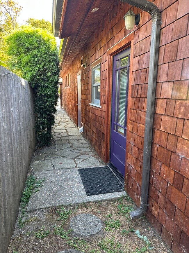 Building Photo - Charming Studio Loft in Arcata – Close to Plaza & Cal Poly Humboldt